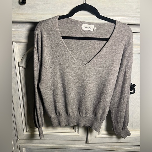 Line + Dot Grey V-Neck Balloon‎ Sleeve Cozy Sweater Basic Staple Contemporary - Picture 1 of 6